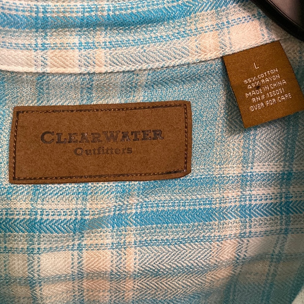 Clearwater Outfitters short sleeve button down - Picture 2 of 3